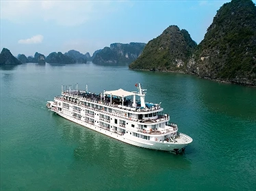 Du thuyền Ambassador Signature Lan Hạ