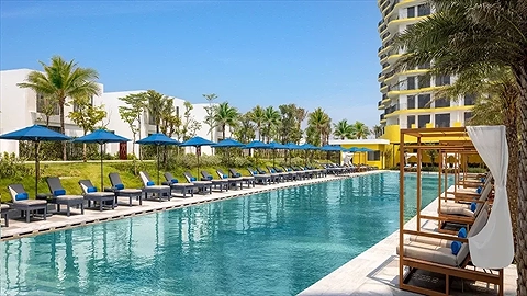 Khu vực hồ bơi chính