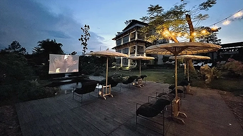 Hoạt động xem phim ngoài trời