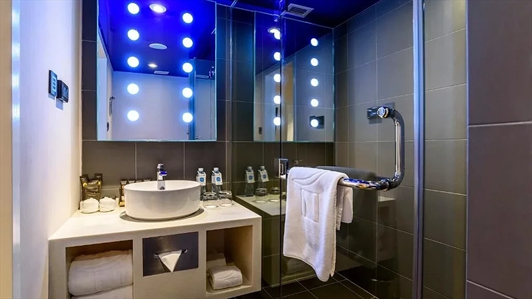 Tận hưởng các trang thiết bị, nội thất hiện đại thông minh