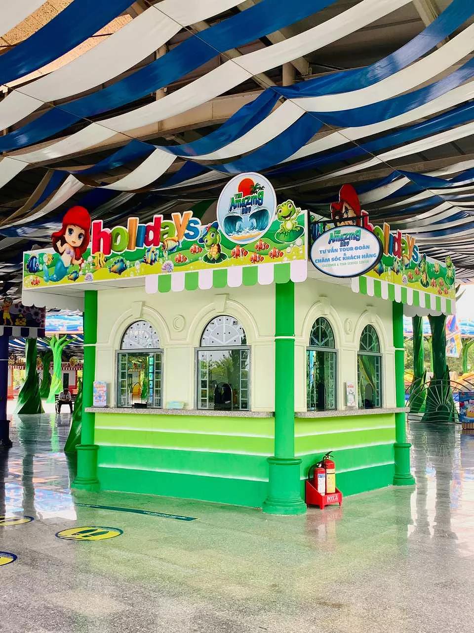 Quầy đổi vé. Du khách có thể sử dụng e-voucher để đổi vé tại đây