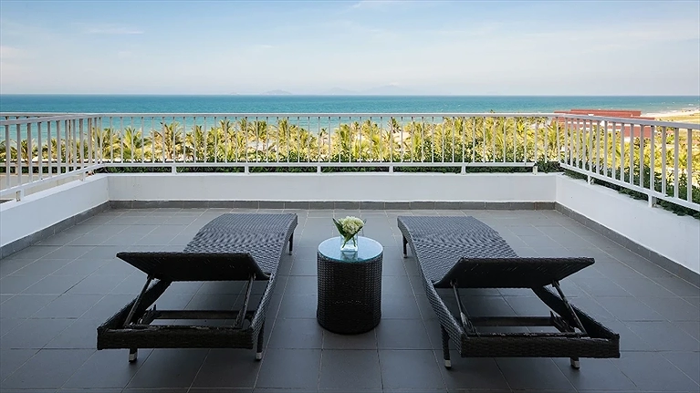 02 Bedrooms Executive