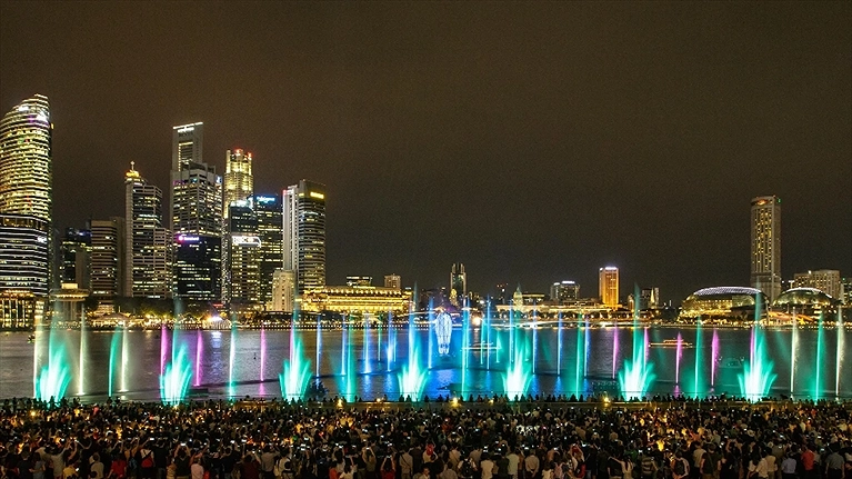 Spectra - Trình diễn ánh sáng và nước