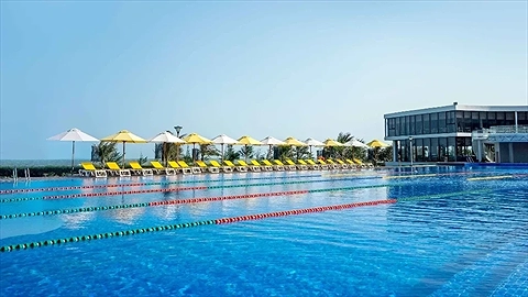 Quang cảnh hồ bơi ngoài trời