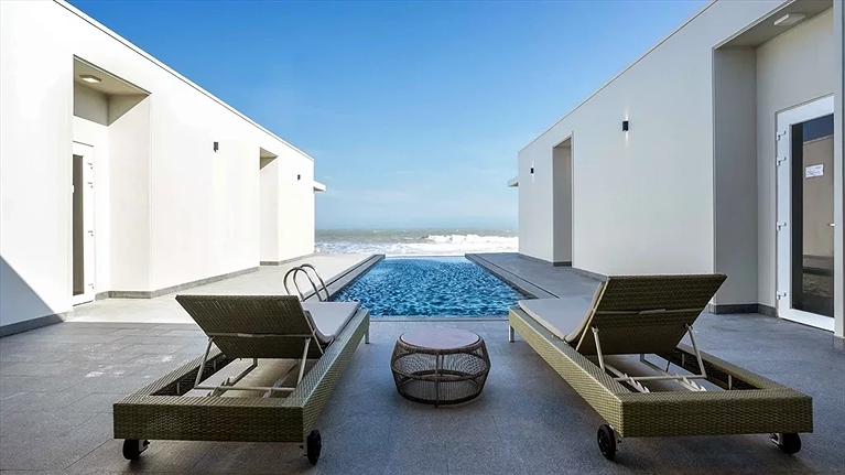 Villa 4 Bedrooms Beach Front