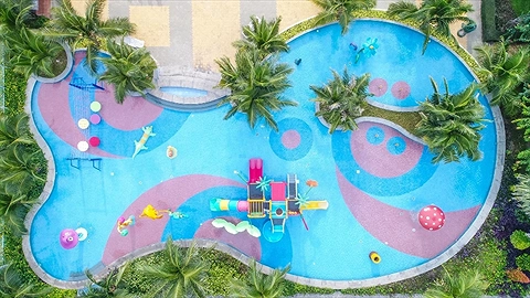 Hồ bơi ngoài trời