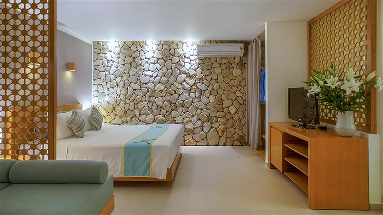 One Bedroom Garden View