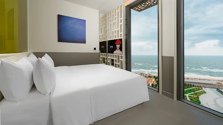 Signature Wink Family Room