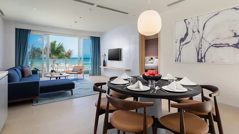 Cănn Pavillion sát biển