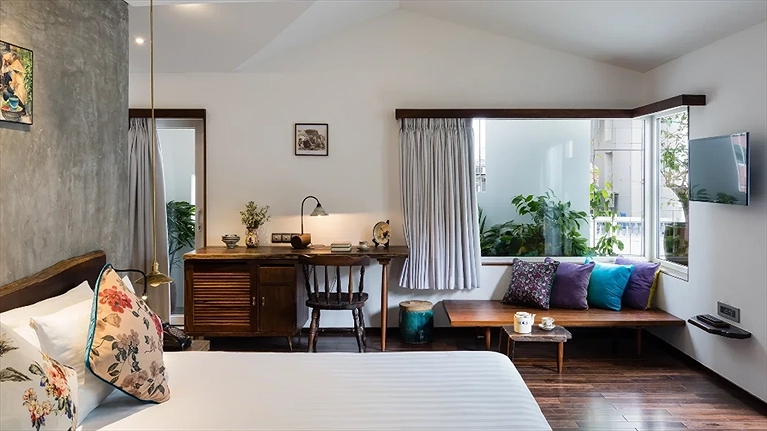 Serene Corner Suite RoomSerene Corner Suite Room