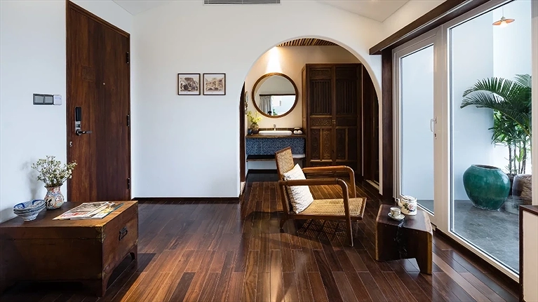 Serene Corner Suite Room