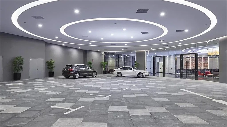 Khu vực đỗ xe trước khách sạn