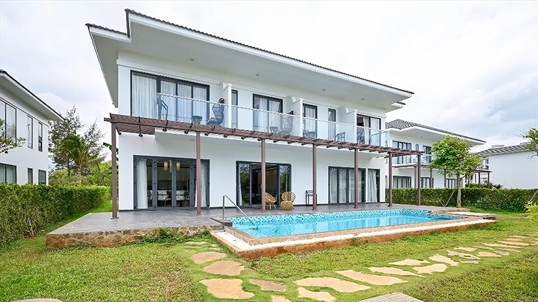 Villas 5 Bedroom Ocean View	