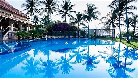 Hồ bơi ngoài trời