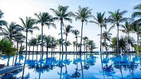 Hồ bơi ngoài trời