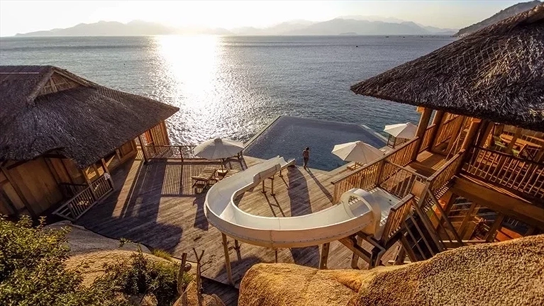 Villa cũng được trang bị 3 phòng ngủ master với toilet riêng trong từng phòng mang lại sự riêng tư