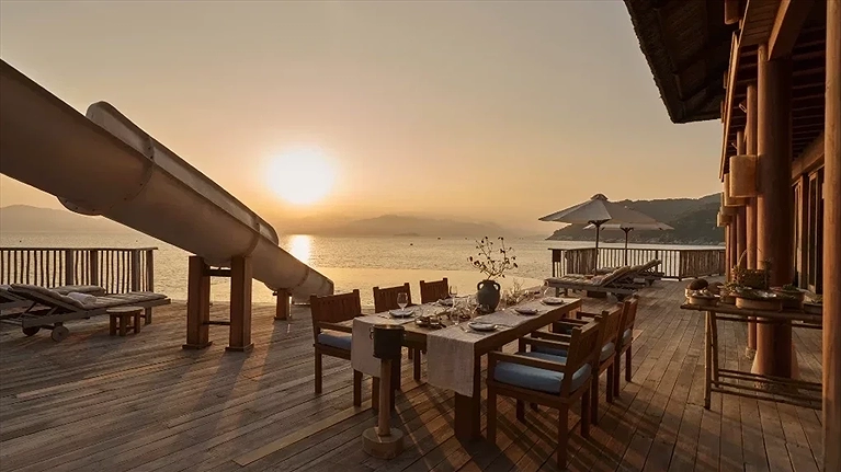 Villa cũng có không gian chung để khách hàng quây quần bên nhau