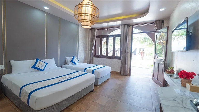 Deluxe Garden View Triple