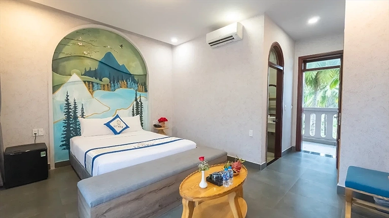 Deluxe Pool View Double