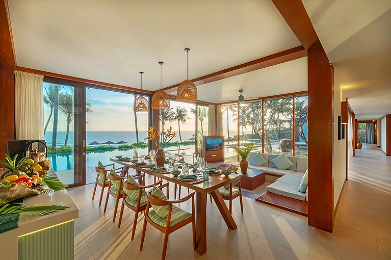 Hạng phòng Grand Beach Pool Villa 4BR