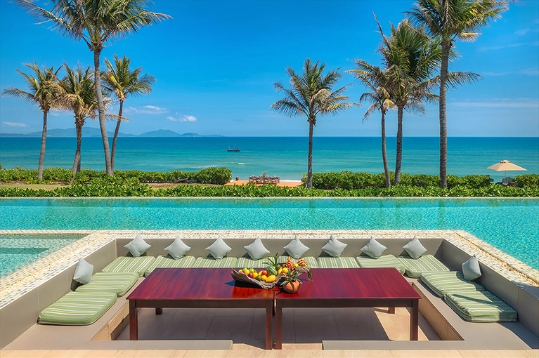 Hạng phòng Grand Beach Pool Villa 4BR