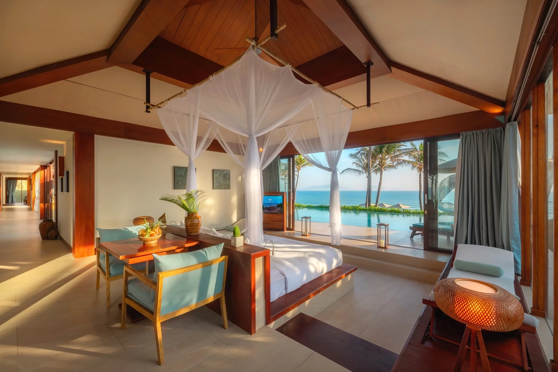 Hạng phòng Grand Beach Pool Villa 4BR