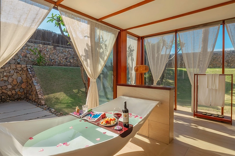 Hạng phòng Grand Beach Pool Villa 4BR