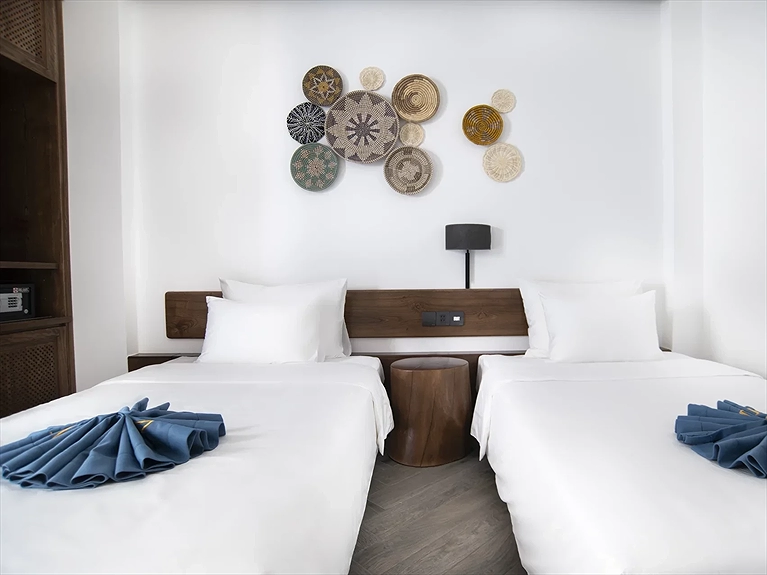 Hai Giường Đơn Không Cửa Sổ	