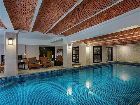 Hồ bơi trong nhà