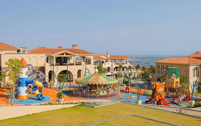 Sân chơi trẻ em ngoài trời - Hola Playground