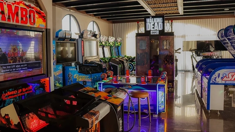 Khu giải trí điện tử E-Zone