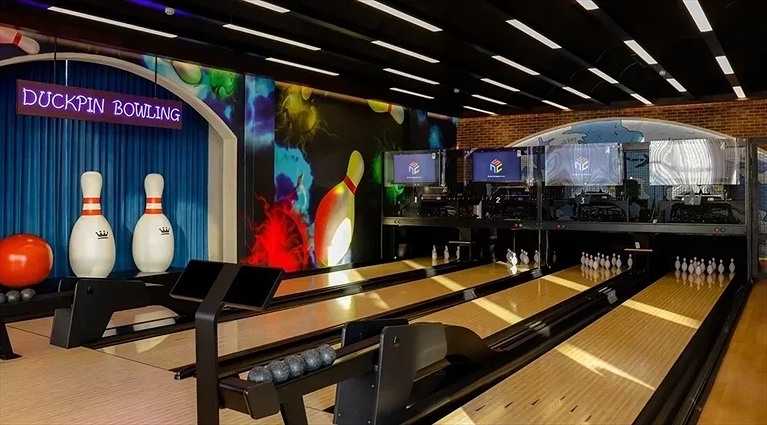 Khu Duckpin Bowling tại E-Zone