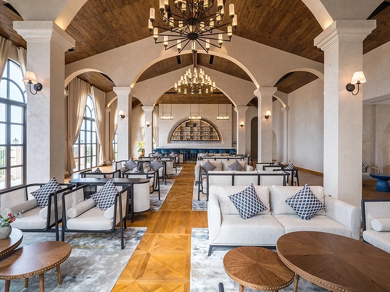 Khu vực El Salon Bar