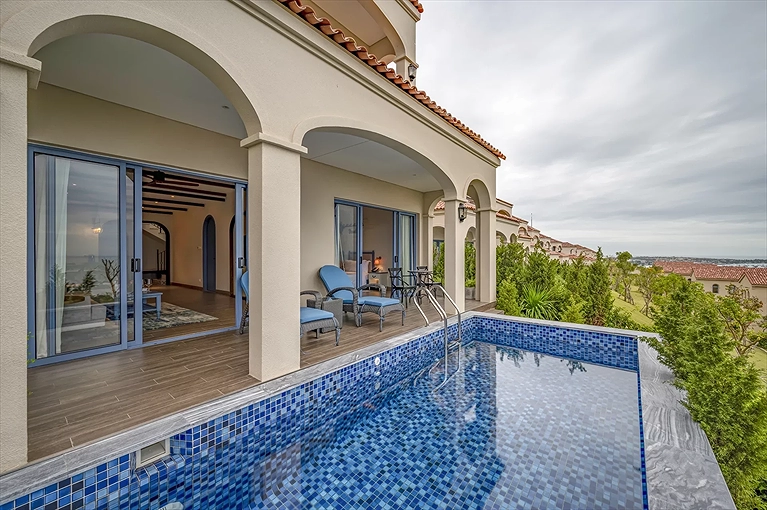 Residence 2 BR Private Pool