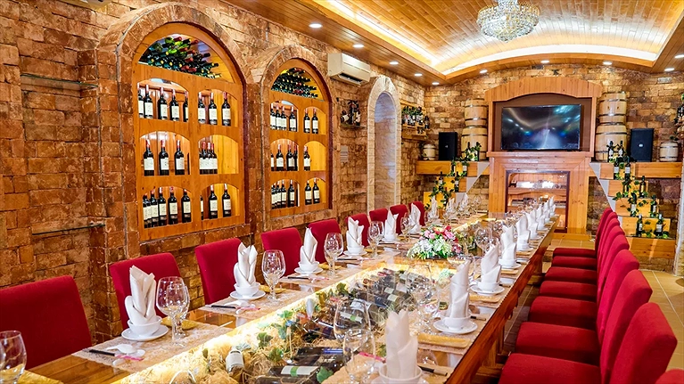 Không gian nhà hàng Hoa Viên