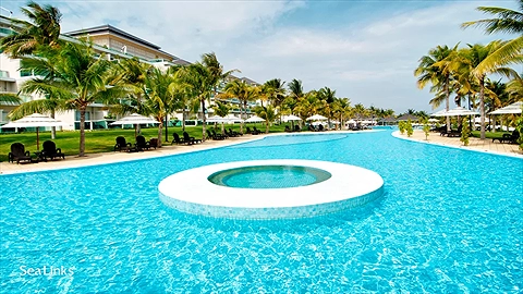 Hồ bơi ngoài trời