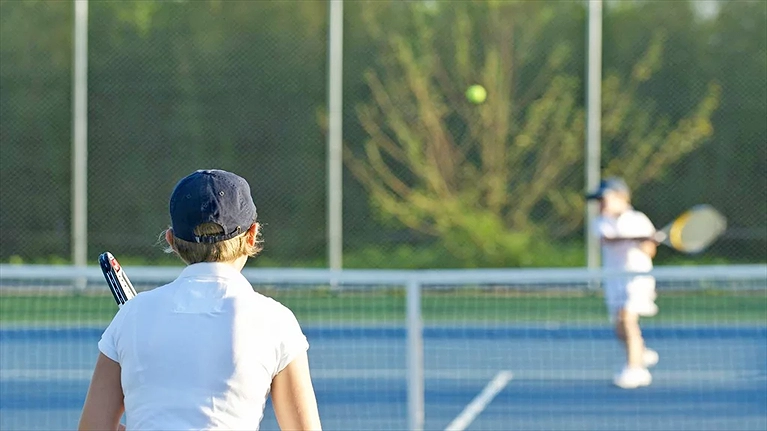 Khu vực sân tennis