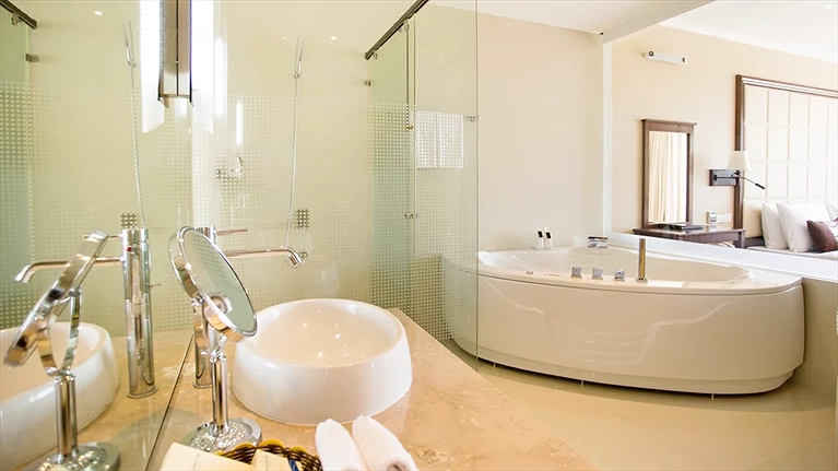 Phòng tắm Family Suite