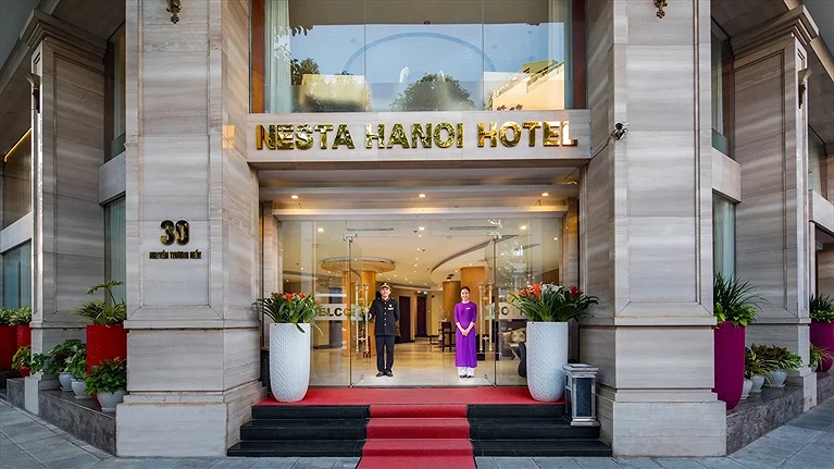 Lối vào sảnh chính