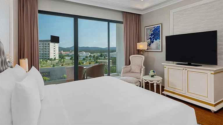 Deluxe Mountain View