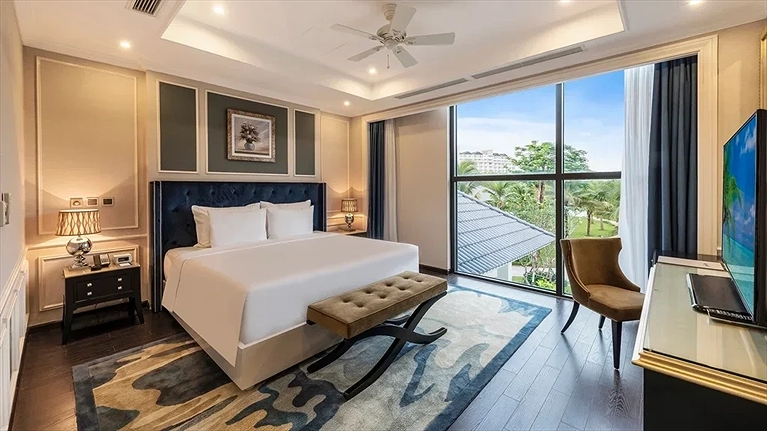 Six-Bedrooms Sky Blu Beach Villa