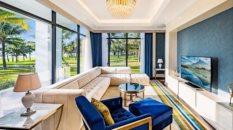 Six-Bedrooms Sky Blu Beach Villa