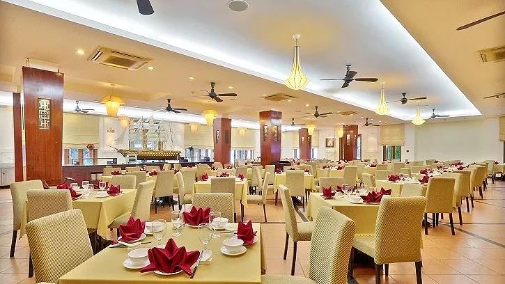 Nhà hàng Golden Lotus