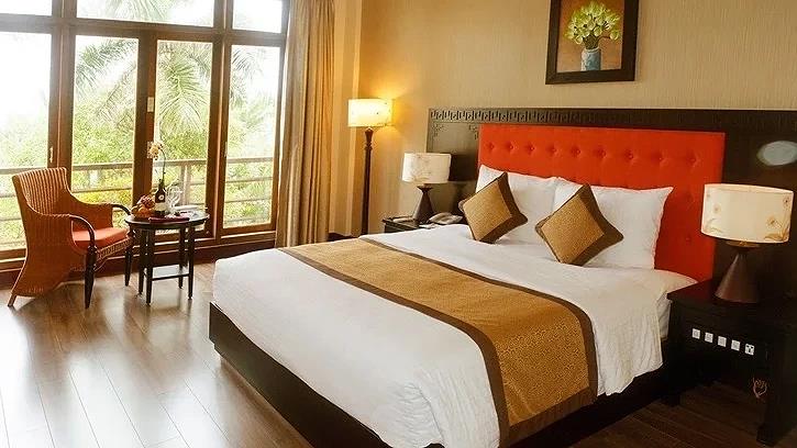 Deluxe Pool/Ocean View