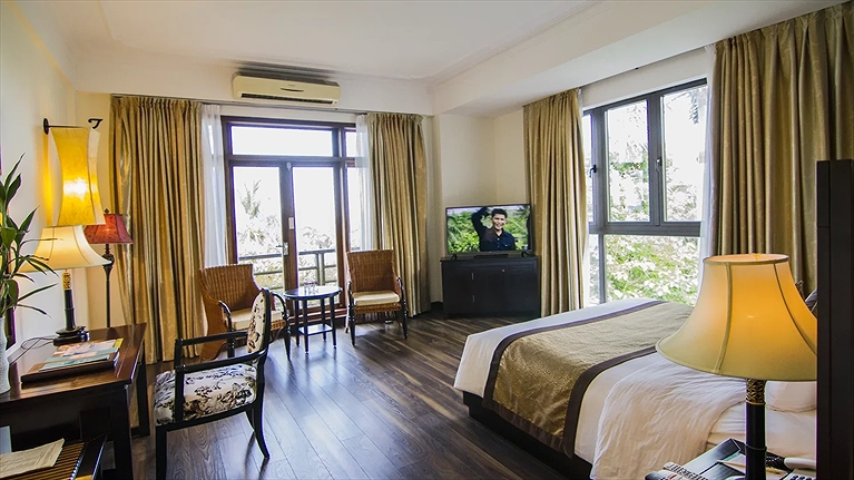 Deluxe Suite Pool/Ocean View