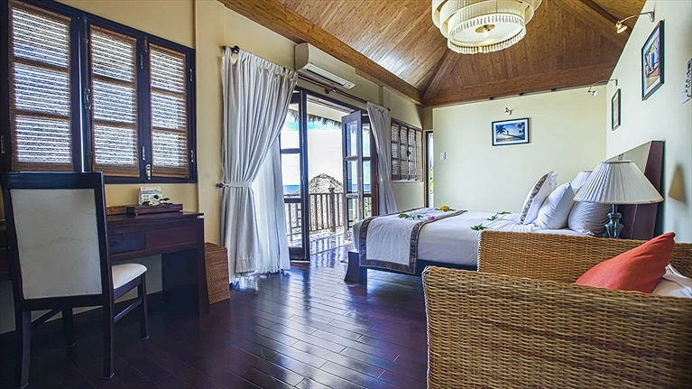 Beach-front Pool Villa