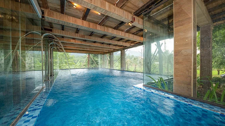 Hồ bơi trong nhà