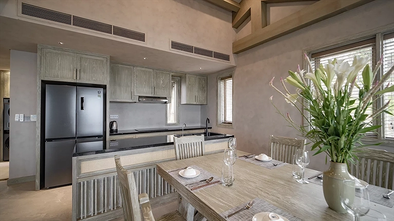 Khu vực bếp villa