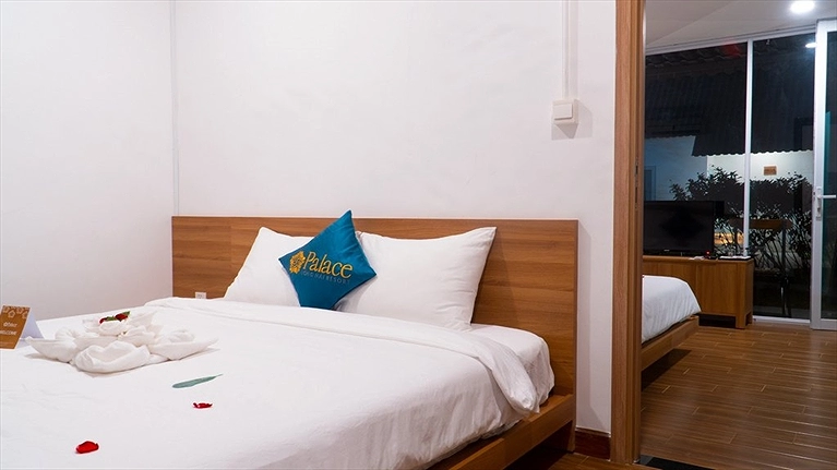 Standard Family Garden gồm 2 giường đôi có vách ngăn