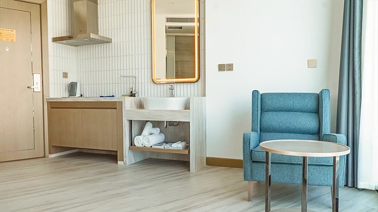 Studio Partial Sea View